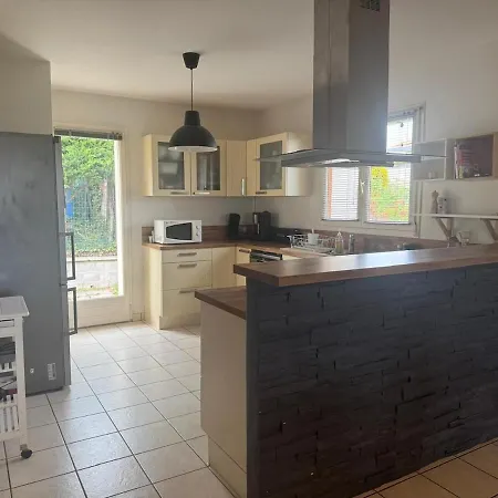 Maison Familiale 7 Pers, Terrasse Vue Nature, Clim 아파트 Tallende